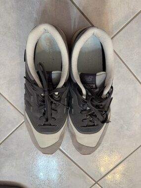 New Balance Men's 997H Sneaker in Gray and Cream